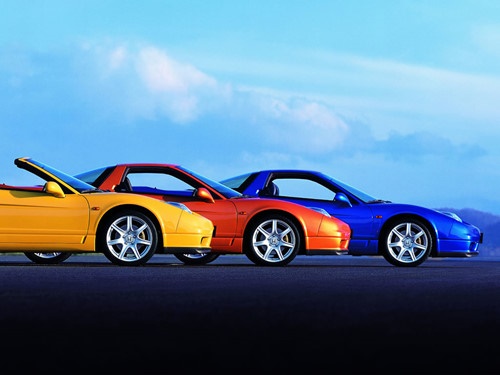 Kỷ Dậu nên chọn xe màu vàng, nâu, đỏ, cam, hồng